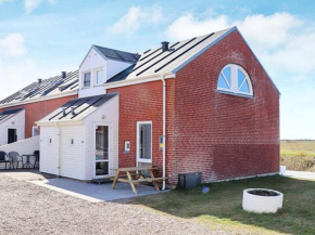 Enticing Holiday Home in R m with Swimming Pool, Rømø Kirkeby